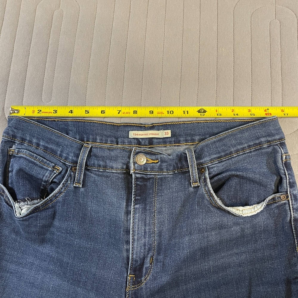Levi's Womens 724 High Rise Straight Jeans Size 33 Medium Wash Frayed Hems - Picture 6 of 13